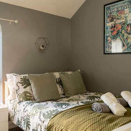 Vibrant City Centre Townhouse With Free Parking Rare Outdoor Patio Belfast Ngoại thất bức ảnh