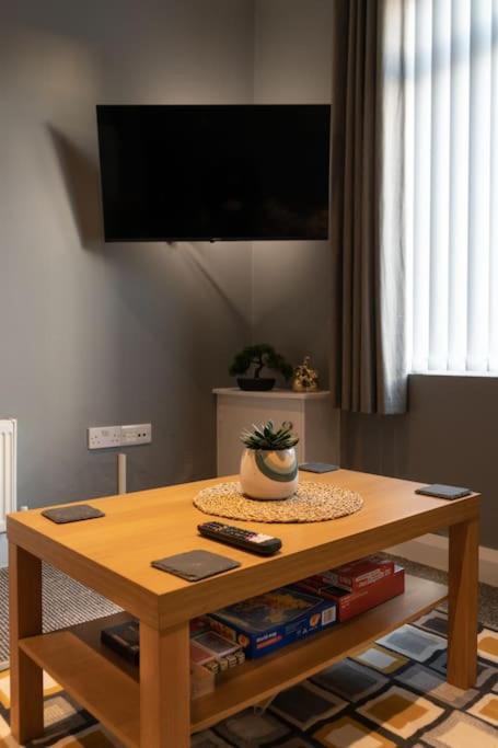 Vibrant City Centre Townhouse With Free Parking Rare Outdoor Patio Belfast Ngoại thất bức ảnh