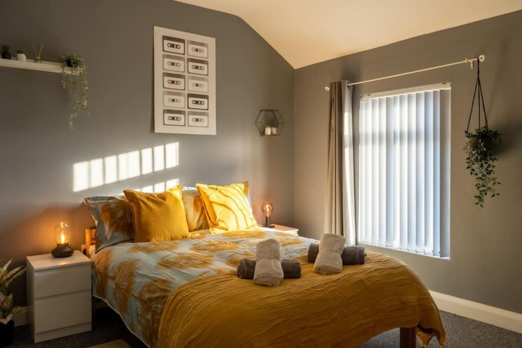 Vibrant City Centre Townhouse With Free Parking Rare Outdoor Patio Belfast Ngoại thất bức ảnh