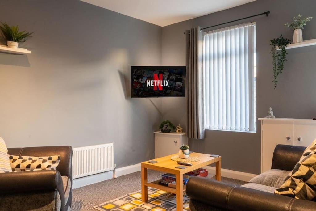 Vibrant City Centre Townhouse With Free Parking Rare Outdoor Patio Belfast Ngoại thất bức ảnh