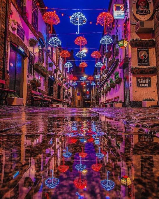 Vibrant City Centre Townhouse With Free Parking Rare Outdoor Patio Belfast Ngoại thất bức ảnh